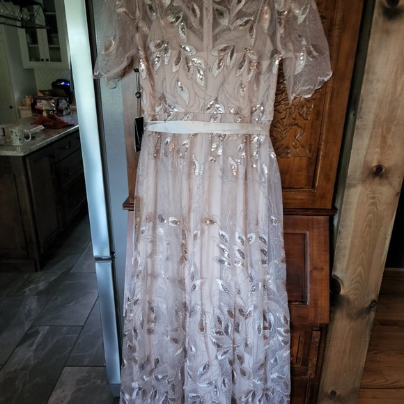 Adrianna Papell Embroidered Knit Long Ball Gown w/ Elbow Sleeves Brand NWT - Picture 9 of 11